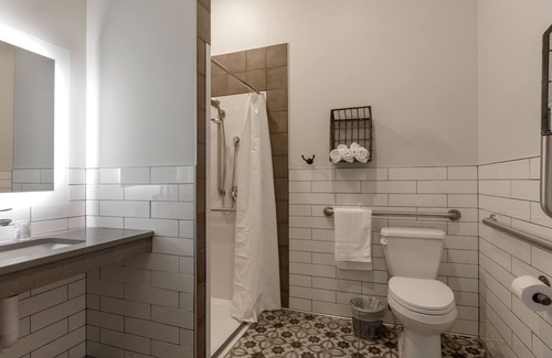 Huntsville Hotel | Compass Rose Lodge