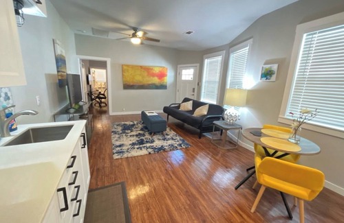 Mahncke Park Apartment | Complete Cozy Stylish 1BR/1BA Near Downtown