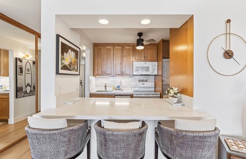 Kihei Condo | COMPLETELY REMODELED-BREATHTAKING OCEAN VIEWS & SUNSETS-LUXURY FINISHES-AC