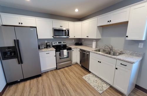 Cascade Apartment | Completely remodeled downtown apartment! 2 large bedrooms!