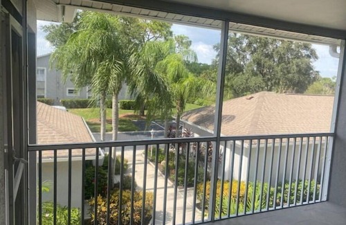 Palmer Ranch Condo | Completely Renovated 2 BR + Den condo @ Stoneybrook CC
