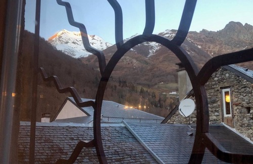 Cauterets House | Completely renovated townhouse that can accommodate 8 to 12 people