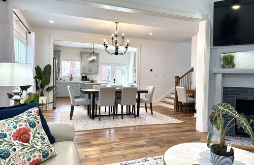 Irvine House | Completely Renovated Home in Walkable Downtown Irvine - Close to Red River Gorge