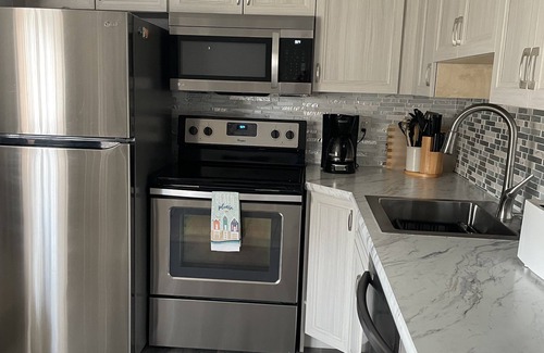 Cocoa Beach Condo | Completely Renovated Cozy & Quaint Condo Steps to Beach