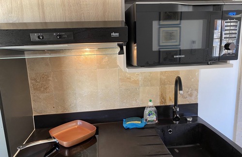 Charmes Bed & Breakfast | Complexe Familial Avec Grand Terrain et Location de van Américain