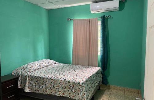 La Libertad House | Conchita House Playa El Tunco