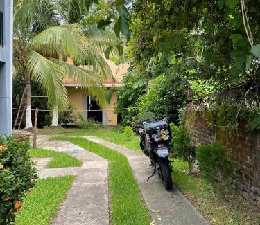 La Libertad House | Conchita House Playa El Tunco