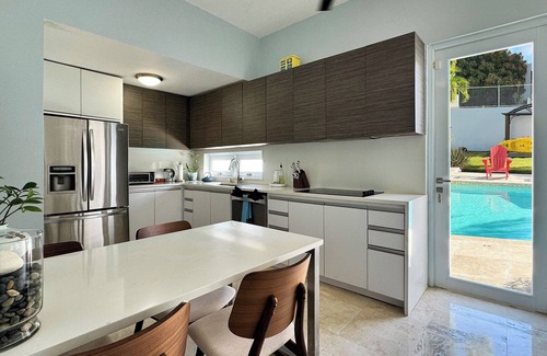 Santurce House | Condado Laguna Villa w/Pool 5 Bed 3 Bath - Generator