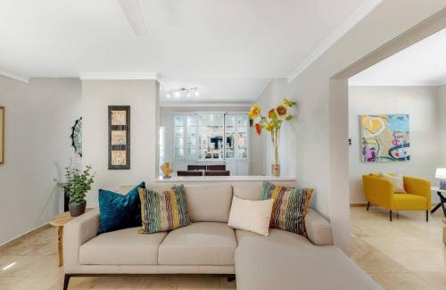 Santurce House | Condado Villa 4Bd 3Ba Spa-Generator-Parking