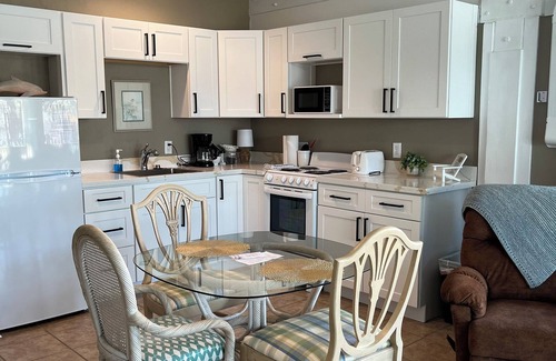 Cedar Key Condo | Condo 121 in wonderful Cedar Key with WiFi, AC