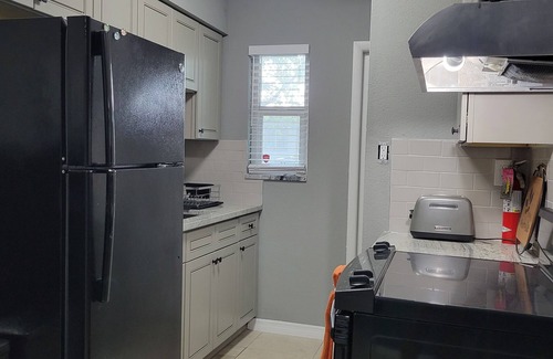 Parkside Apartment | Condo#3. KING SIZE BED, HIGH SPEED INTERNET and FREE PARKING.