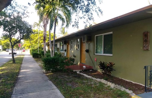 Parkside Apartment | Condo#3. KING SIZE BED, HIGH SPEED INTERNET and FREE PARKING.