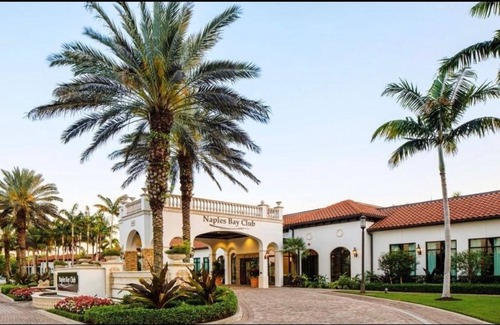 Naples Cottage | Condo Close to 5th Avenue and Naples Beach