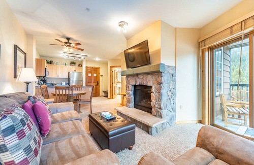 River Run Condo | Condo in River Run Village, Slope Views, Private Balcony w/Outdoor Seating!