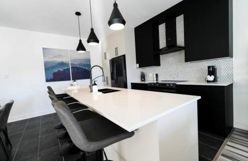 Saint Donat Apartment | Condo le YÉTI -Lake view-St-Donat- dogfriendly