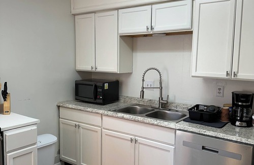 Union City Condo | Condo near airport