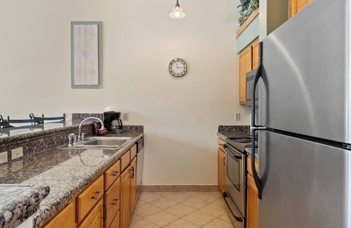 Lakeside Village Condo | Condo Near Keystone Lake & Ski Village, Tons to do & Unwind by the Fireplace!