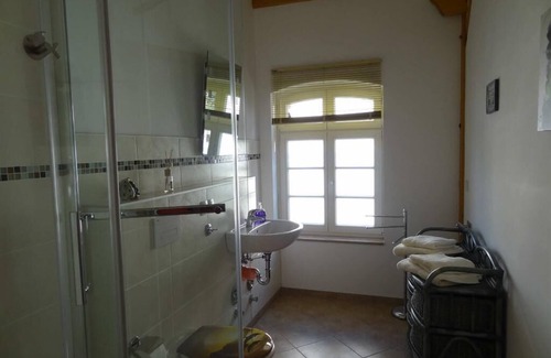 Mehrow Condo | Condo-Private Bathroom-2 Schlafzimmer