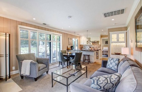 Napa Condo | Condo w/Shared Pool and View of Driving Range