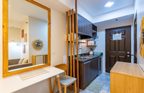Cebu Condo | Condo WIFI up to 100mbps Infinity Pool