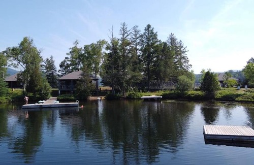 Lac Superieur Village House | Condo with breathtaking view of the lake