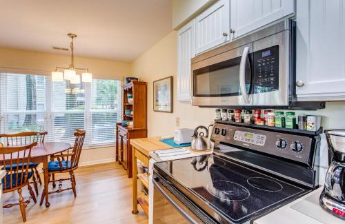 Sea Trail Apartment | Condo with Golf Course Views Less Than 1 Mi to Sunset Beach!