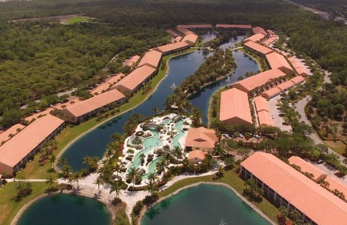 Naples Condo | Condo with Lake View ! Great Community Pool !