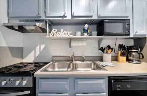 El Centro Beach Condo | Condo with pool, Steps From The Beach! Snow bird discounts! Near Pier Park!