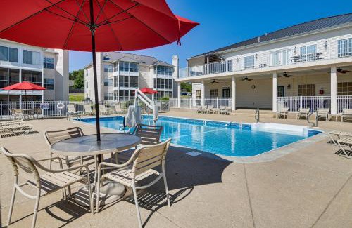 Table Rock Apartment | Condo with Pool about 2 Mi to Table Rock Lake!