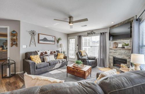 Table Rock Apartment | Condo with Pool about 2 Mi to Table Rock Lake!