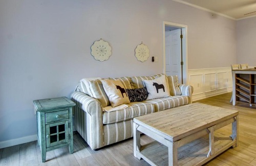 Rehoboth Beach Apartment | Condo with Pool Access about 2 Mi to Rehoboth Beach!