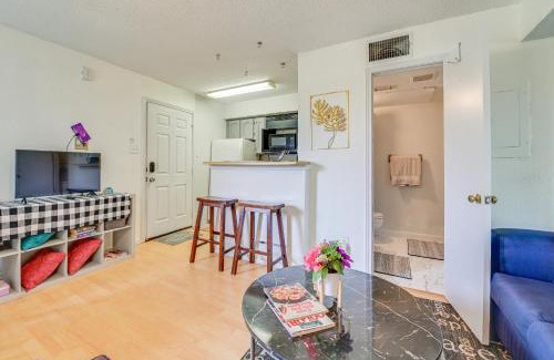 Fort Worth Apartment | Condo with Pool Access 3 Mi to Downtown Fort Worth!
