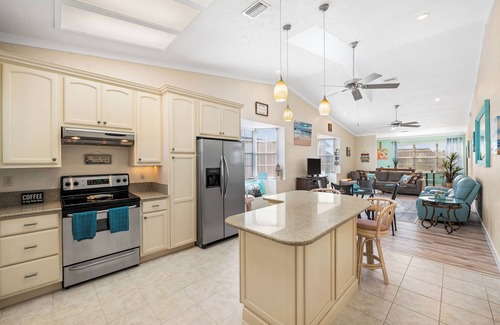 Al Lago Village Condo | Condo with Pool close to the Beach 55+
