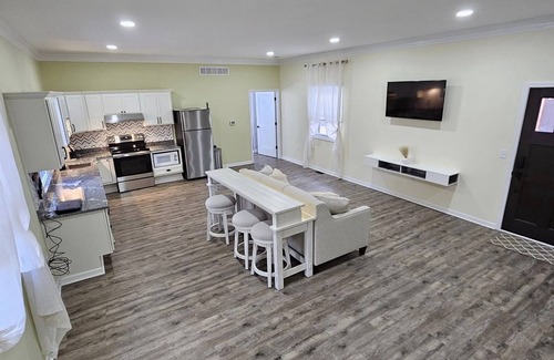 Holly Apartment | Conductors Quarters - Chic comfort 100% accessible