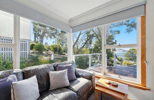 Coningham House | Coningham Beach House - 3 Bedrooms