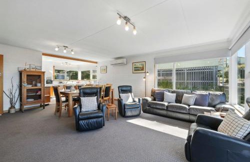 Coningham House | Coningham Beach House - 3 Bedrooms
