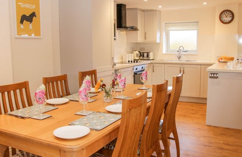 Wall-under-heywood House | CONKERS' COTTAGE, pet friendly, with a garden in Church Stretton