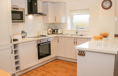 Wall-under-heywood House | CONKERS' COTTAGE, pet friendly, with a garden in Church Stretton