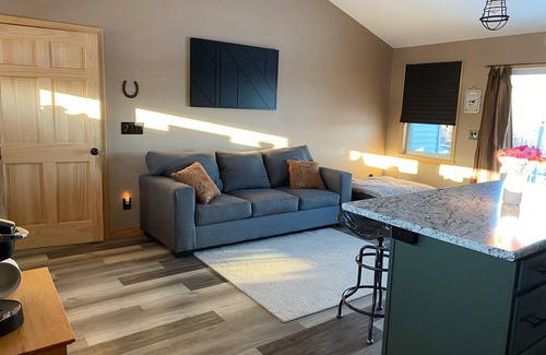 Franklin House | Connect with nature - quiet and peaceful modern ranch in Eastbrook