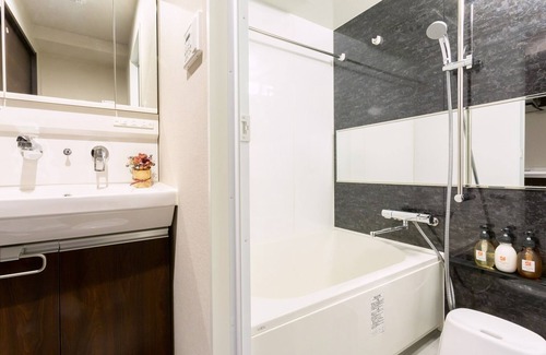 Konohana Apartment | Consecutive Night Plan A great plan for those staying for 2 nights or more Deluxe Twin - Deluxe Twin 503/Osaka Ōsaka