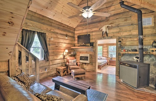 Bernhards Bay Cottage | Constantia Cabin Escape > 2 Mi to Lake Oneida