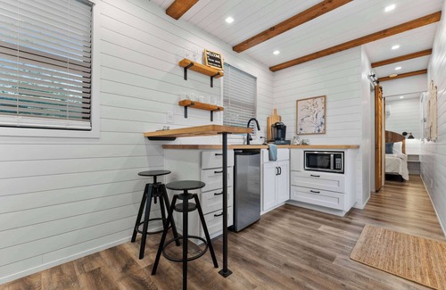 Waco House | Container home with rooftop views and pickleball