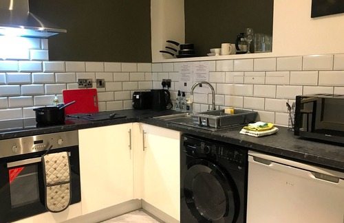 Wigan Apartment | Contemporary 1 bed Studio for Comfy Stay in Wigan