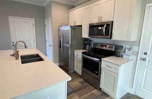 South Orange House | Contemporary 3bedroom home with modern amenities located in the heart of Orlando