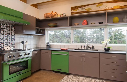 South Capitol House | Contemporary Adobe centrally located in walking distance to everything