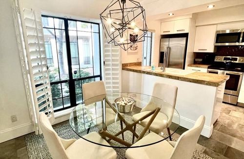 Cloisters Condo | Contemporary Biltmore Fashion Park Condo