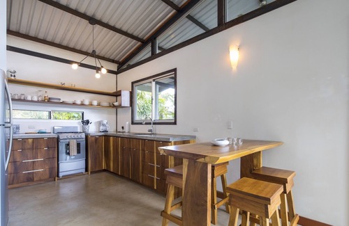 Uvita Cabin | Contemporary Casita