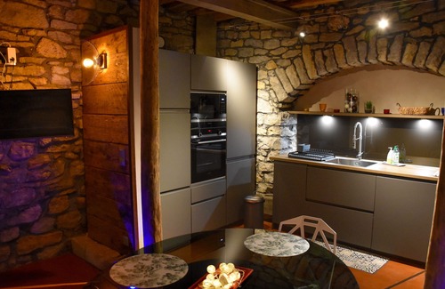 Arbois House | Contemporary cellar in the heart of Arbois KV'O37