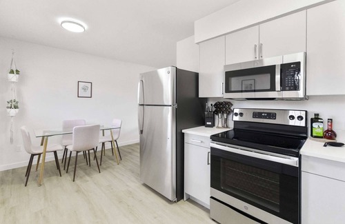 Camelback East Condo | Contemporary Condo in Central Biltmore area