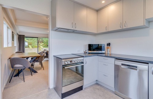 Dunedin House | Contemporary Duplex in Roslyn